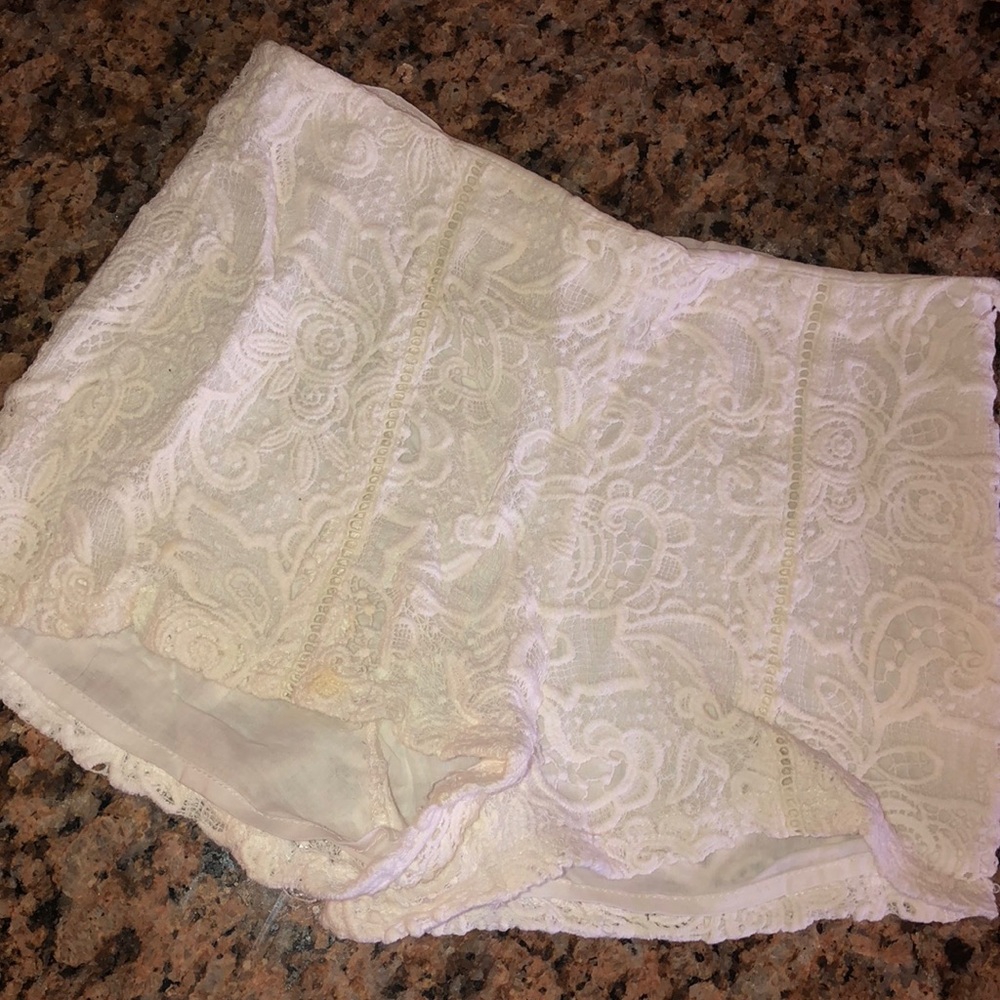 High-wasted lace Forever 21 shorts